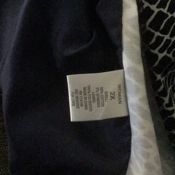 Dress barn Black and White Animal print short sleeved jacket - Picture 3 of 3